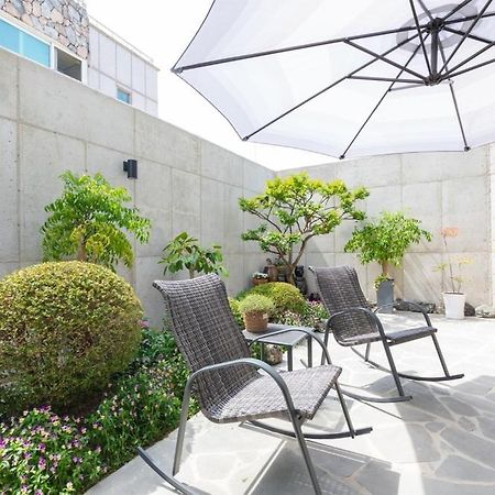 Gangneung 115 Dokchae Pool Villa Екстериор снимка