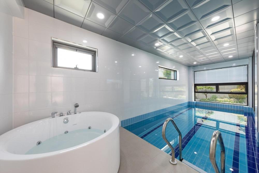 Gangneung 115 Dokchae Pool Villa Екстериор снимка